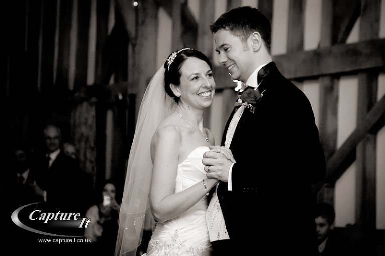 gate street barn wedding photo